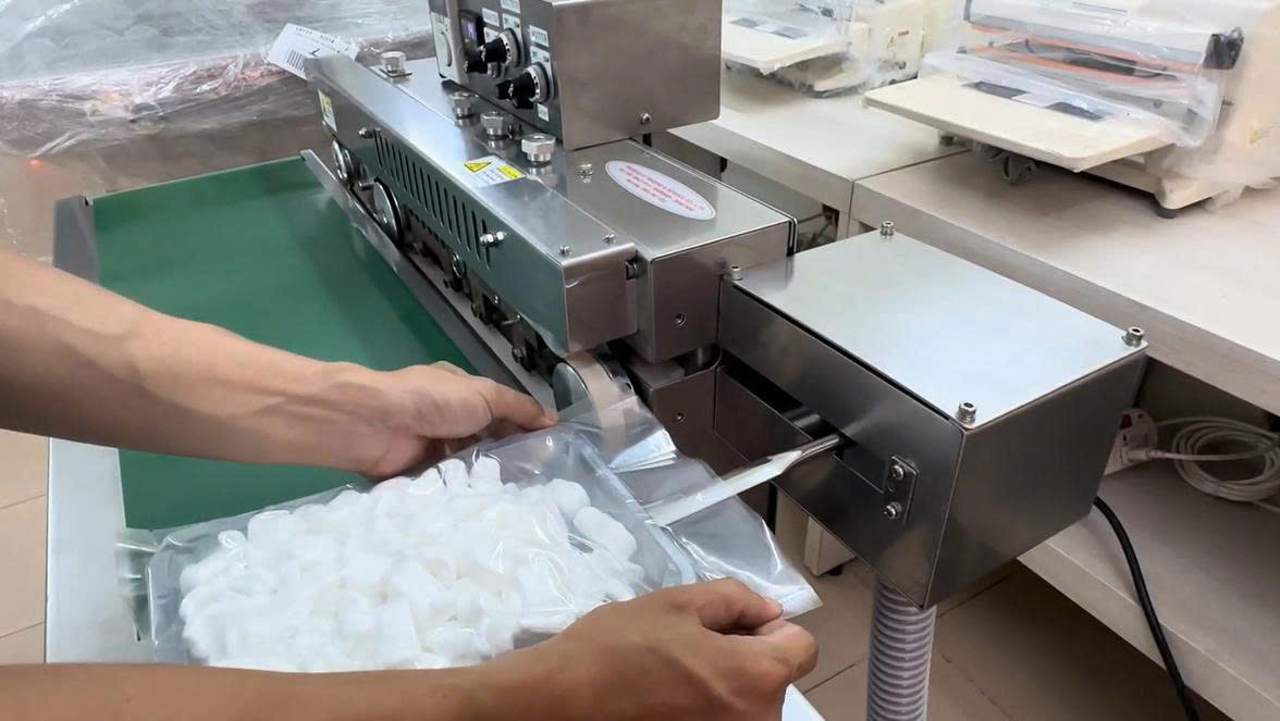 Kỹ sư Phú Đại Lợi hướng dẫn cách sửa máy hút chân không không kiệt khí